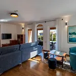 In Mit Privatem Pool By Interhome * 풀라