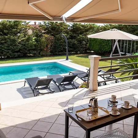 펜션 In Mit Privatem Pool By Interhome *