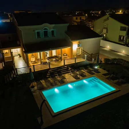Сasa de vacaciones In Mit Privatem Pool By Interhome