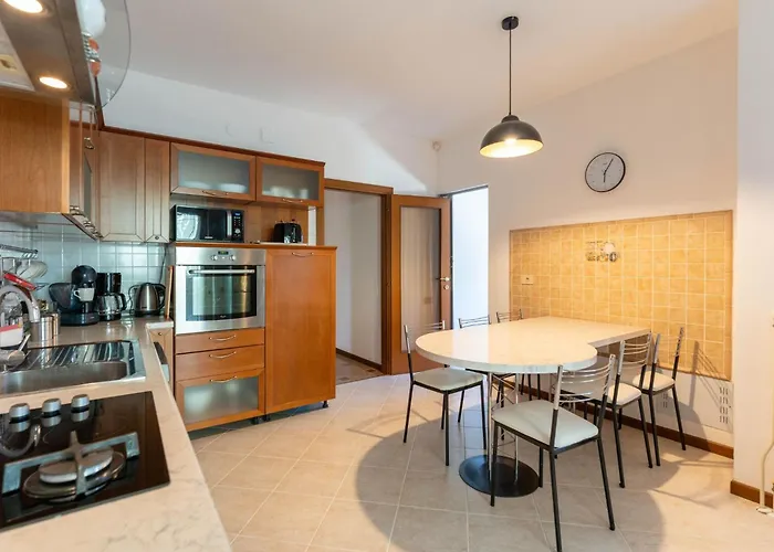 In Mit Privatem Pool By Interhome Holiday home Pula