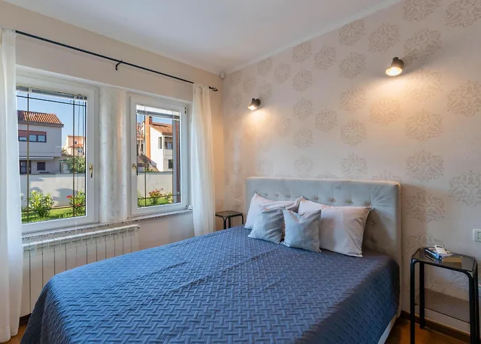 In Mit Privatem Pool By Interhome