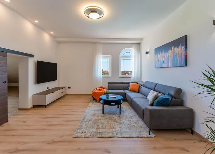 In Mit Privatem Pool By Interhome * Pula