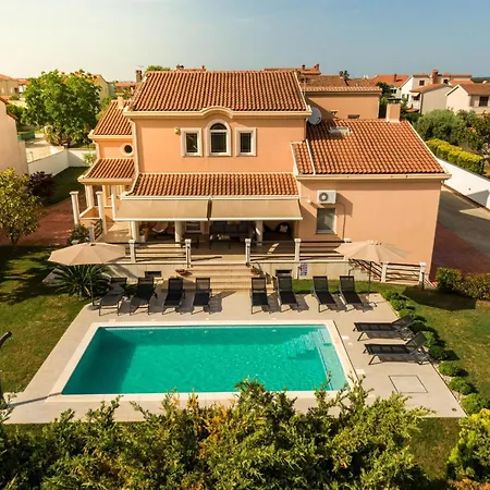 In Mit Privatem Pool By Interhome Tatil Evi