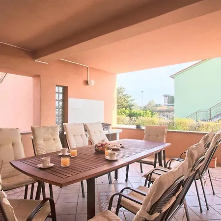 Дом отдыха In Mit Privatem Pool By Interhome Пула