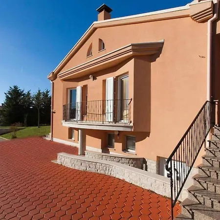In Mit Privatem Pool By Interhome Tatil Evi Pula