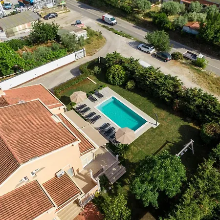 In Mit Privatem Pool By Interhome