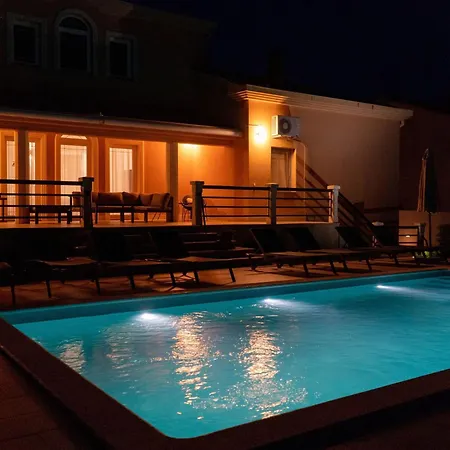 Tatil Evi In Mit Privatem Pool By Interhome